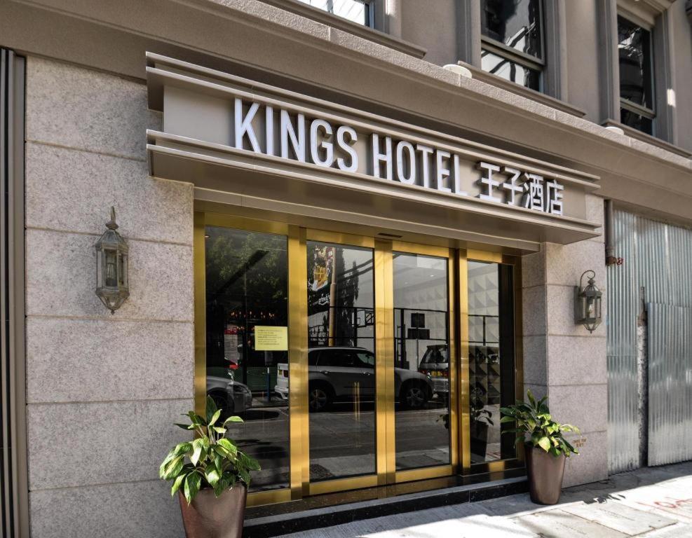 King's 3*